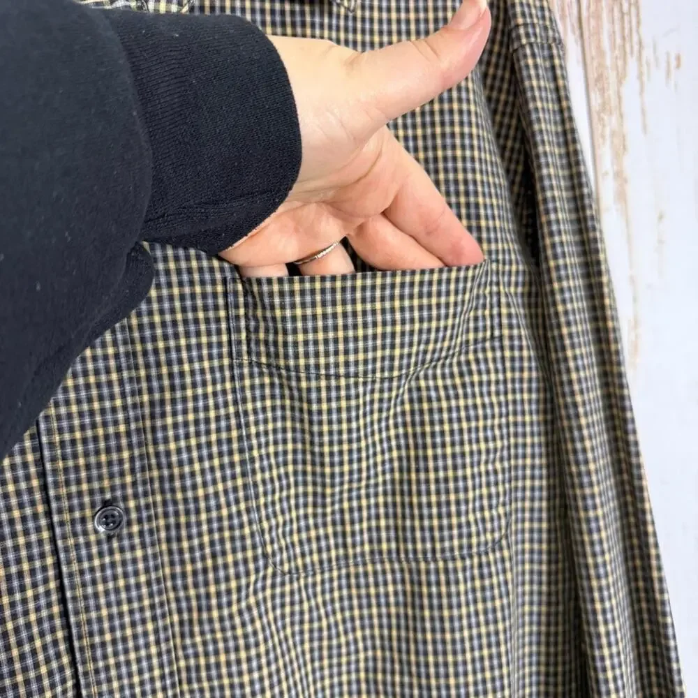 Banana Republic, Men's Black and Tan Plaid Shirt. Size XL. Good used condition!